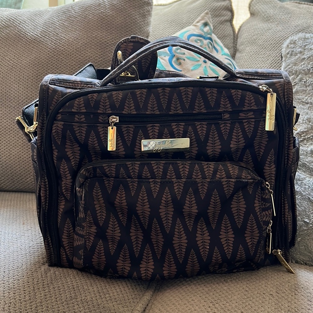 Jujube diaper bag like new